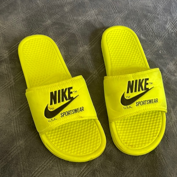 Nike “Banassi” Neon Yellow Slide Men US 12 - Picture 3 of 10